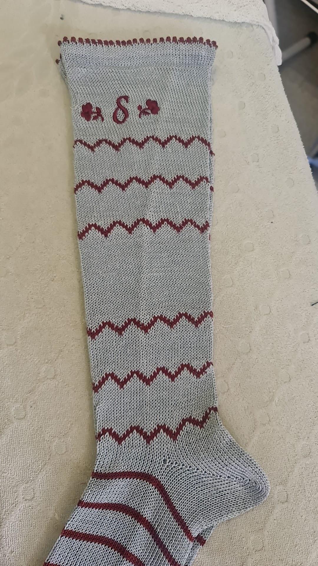 Montlleo Bordado · calcetines artesanales · vista 1